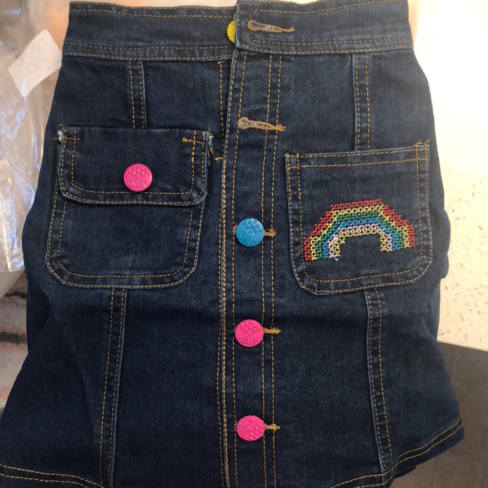 NIB Jean Skirt with colorful buttons and 🌈